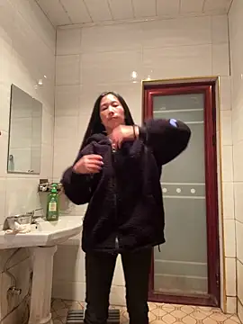 crhong666 online show from December 2025 12:16:02 AM