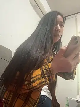 crhong666 online show from April 2026 12:58:01 AM