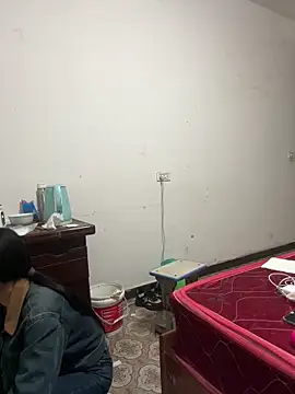 crhong666 online show from November 2025 12:14:01 AM