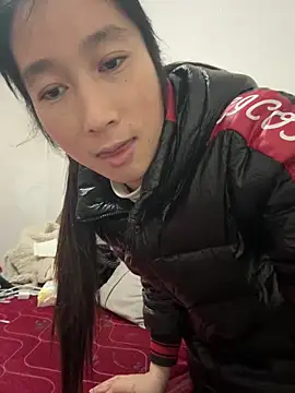 crhong666 online show from December 2025 12:11:01 AM