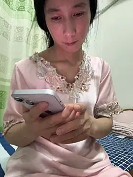 Snapshot of crhong666 chatting on October 2025 01:23:01 PM crhong666 online show from October 2025 01:23:01 PM