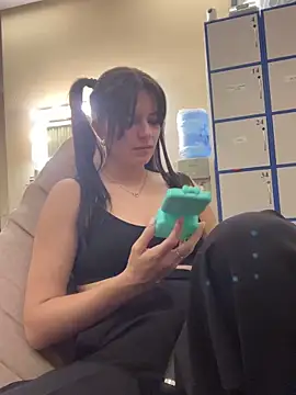 Snapshot of kimberlyy77 chatting on September 2025 06:15:01 PM kimberlyy77 online show from September 2025 06:15:01 PM