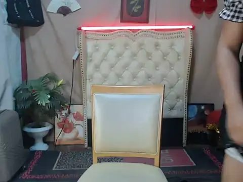 miss laila  online show from September 2025 10:43:01 AM