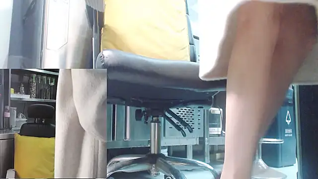 Eileen-L online show from December 2025 02:30:02 PM