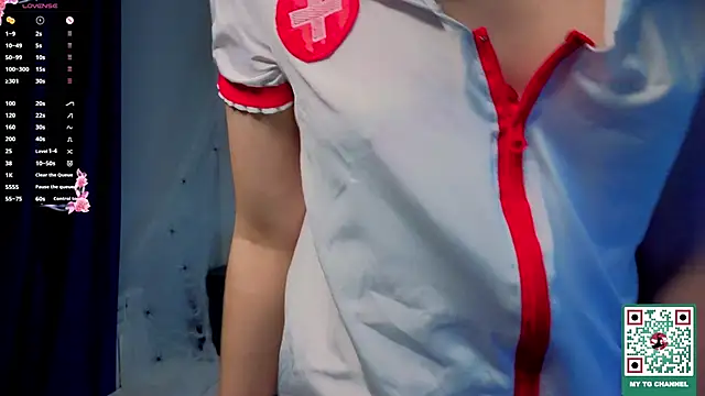 Honeey Beee online show from October 2025 04:26:02 PM