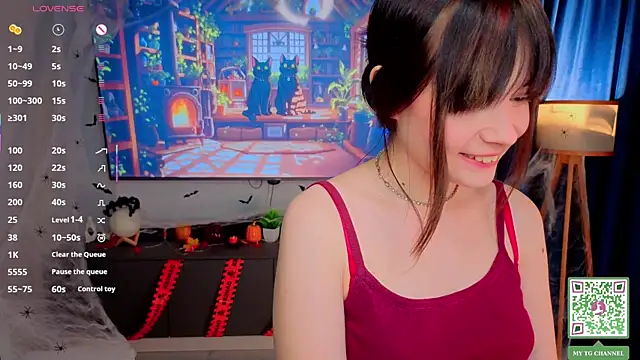 Honeey Beee online show from November 2025 04:34:02 PM