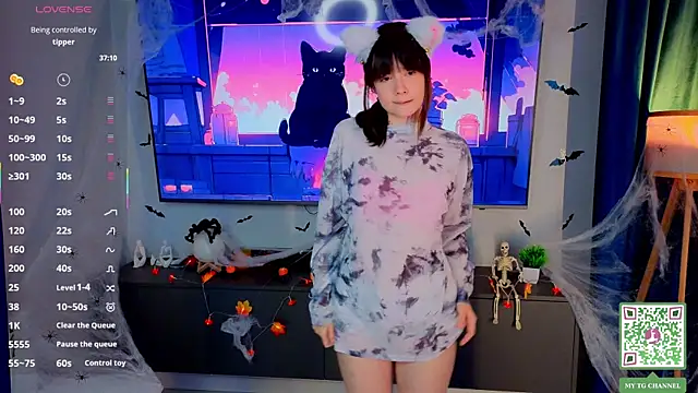 Honeey Beee online show from November 2025 05:05:02 PM