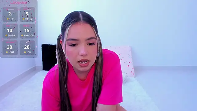 Snapshot of Alana_Banana_ chatting on October 2025 04:17:01 PM Alana Banana online show from October 2025 04:17:01 PM