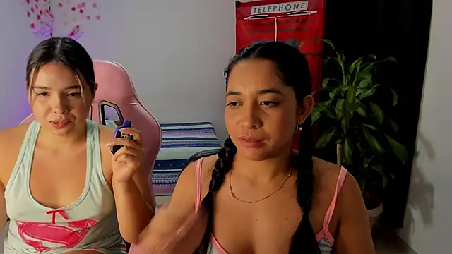 Snapshot of Alana_Banana_ chatting on November 2025 02:00:02 AM Alana Banana online show from November 2025 02:00:02 AM