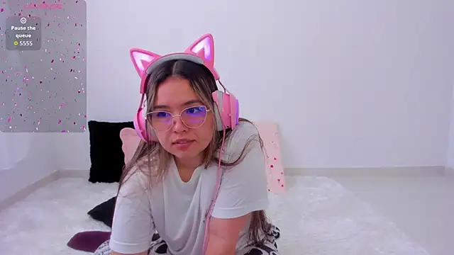 Snapshot of Alana_Banana_ chatting on November 2025 01:48:02 PM Alana Banana online show from November 2025 01:48:02 PM