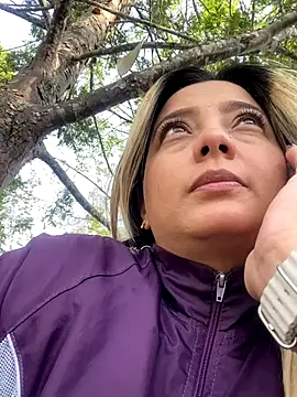 Snapshot of BunnyDream chatting on September 2025 09:28:01 PM BunnyDream online show from September 2025 09:28:01 PM