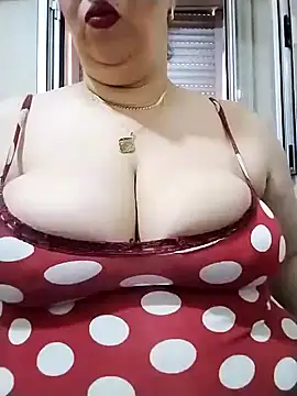 Snapshot of milkbreastsexy chatting on June 2026 05:50:01 PM milkbreastsexy online show from June 2026 05:50:01 PM