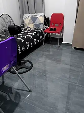 yazin199 online show from September 2025 07:10:02 PM