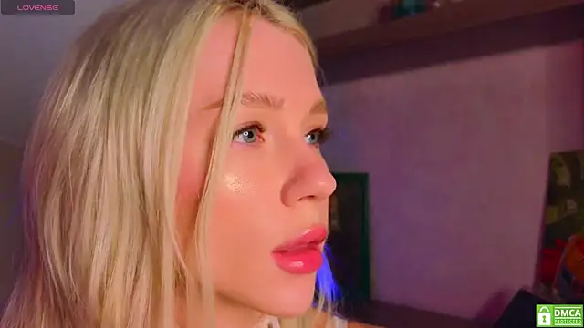 KittenFang online show from April 2026 10:55:02 PM