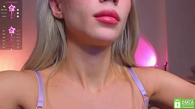 KittenFang online show from December 2025 02:03:02 AM