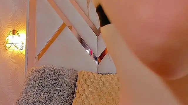 anni honeyriveras online show from September 2025 07:09:02 PM