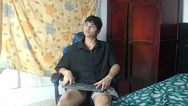 alice julls online show from May 2026 06:37:02 PM