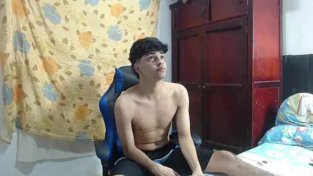 alice julls online show from June 2026 08:25:01 PM