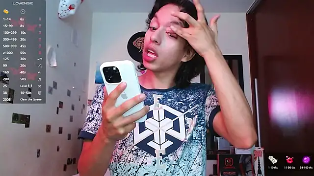 Snapshot of DannyPhantom555 chatting on October 2025 01:23:02 PM DannyPhantom555 online show from October 2025 01:23:02 PM