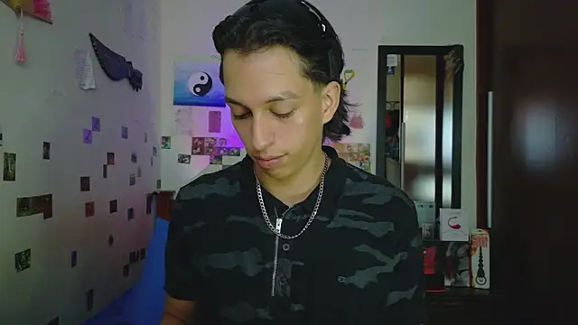 DannyPhantom555 online show from April 2026 09:05:01 PM