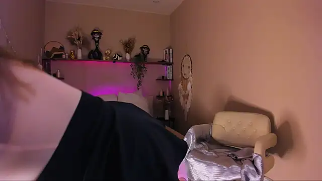 MaryRosenberg online show from November 2025 07:13:01 AM