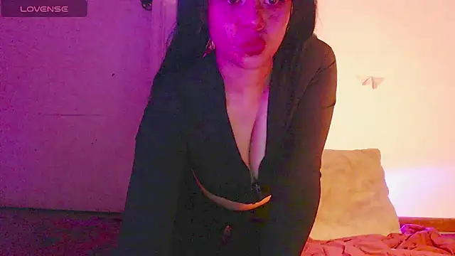 Dirtyhoneymoon online show from February 2026 05:35:01 PM