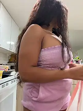 LuckyKhloe online show from October 2025 01:56:01 PM