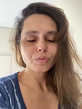 SashaMuller89 online show from December 2025 06:00:01 PM