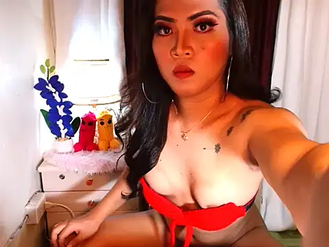 Gwensweetcum online show from May 2026 01:42:02 AM