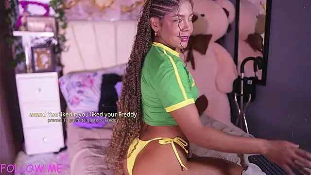 hannachris- online show from April 2026 12:28:01 AM