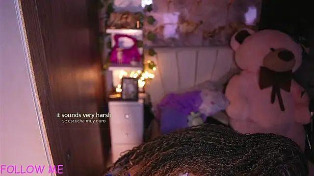 hannachris- online show from April 2026 09:33:02 PM