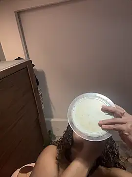 hannachris- online show from February 2026 11:04:01 PM