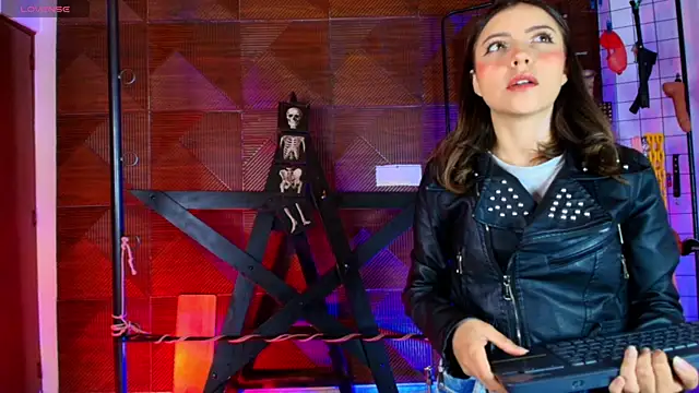 Misstresss aurora bdsm online show from May 2026 02:23:01 PM