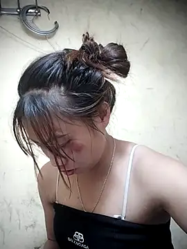 Dung-Thao19 online show from October 2025 01:43:02 PM