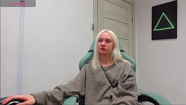 Laura Chaplin online show from September 2025 05:47:01 AM