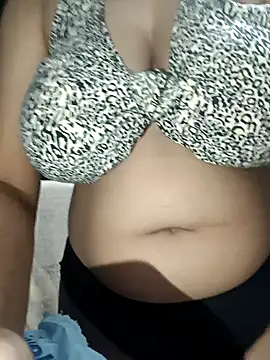 Snapshot of Hott_Muskan chatting on December 2025 06:36:02 PM Hott Muskan online show from December 2025 06:36:02 PM