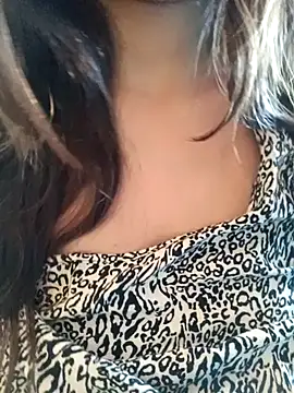 Hott Muskan online show from December 2025 10:03:01 AM