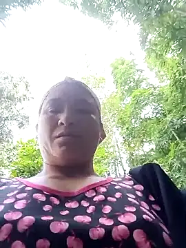 Love-Mama33 online show from November 2025 12:58:02 AM