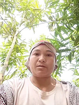 Love-Mama33 online show from December 2025 02:34:01 AM