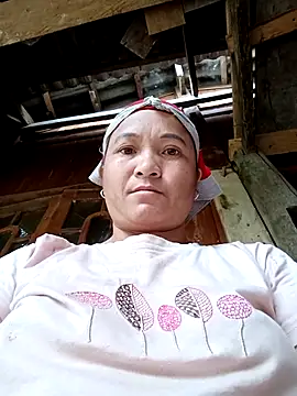 Love-Mama33 online show from November 2025 04:05:02 AM