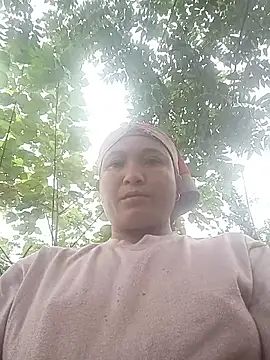 Love-Mama33 online show from October 2025 01:05:01 AM