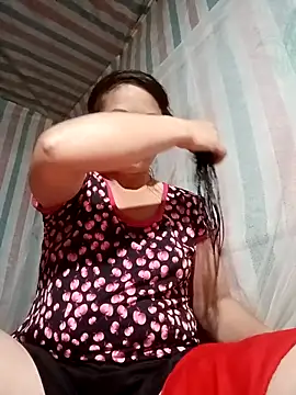 Love-Mama33 online show from November 2025 01:48:01 PM