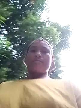 Snapshot of Love-Mama33 chatting on October 2025 10:38:02 AM Love-Mama33 online show from October 2025 10:38:02 AM