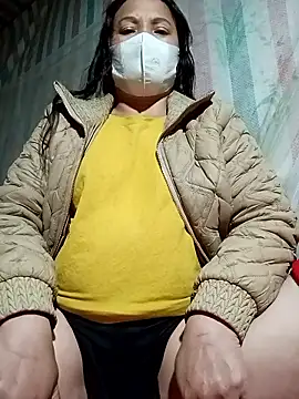 Love-Mama33 online show from January 2026 01:03:01 PM