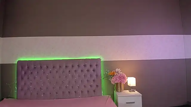 NathalyStars online show from April 2026 12:45:01 PM