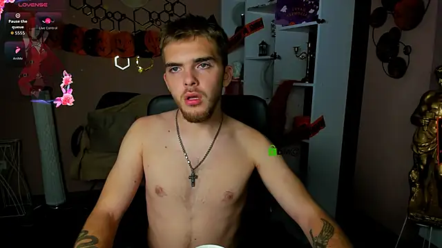 aron black  online show from October 2025 09:43:02 PM