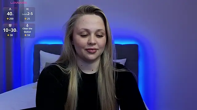 Estella Elwood online show from October 2025 04:31:02 PM