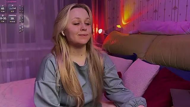 Estella Elwood online show from March 2026 06:14:02 PM