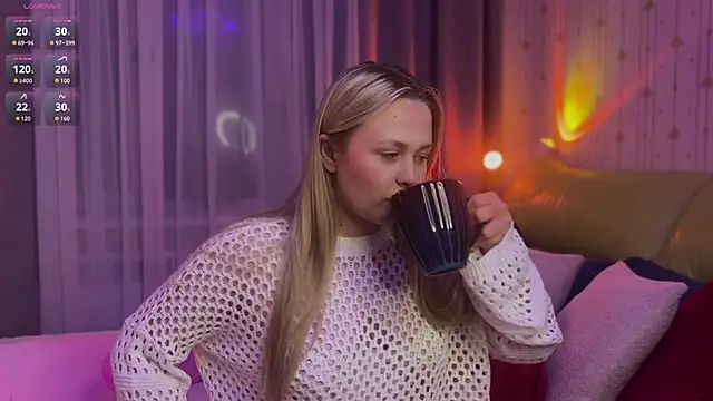 Estella Elwood online show from March 2026 06:19:02 PM