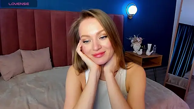 EvelynPoole online show from November 2025 01:42:01 AM